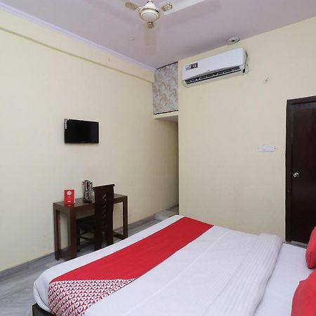 Oyo Hotel Ayaan Барели Экстерьер фото