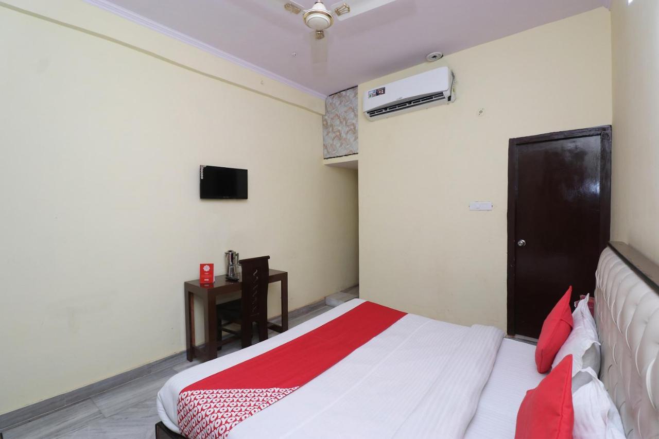 Oyo Hotel Ayaan Барели Экстерьер фото